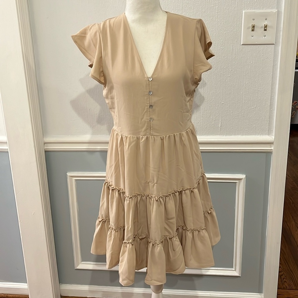 NWT BOUTIQUE DRESS - SIZE SMALL - RUFFLE TIERED BOTTOM WITH FRONT BUTTONS